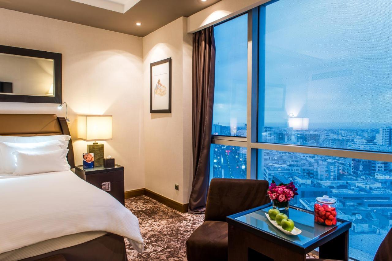 Deluxe Room King Size Bed City View
