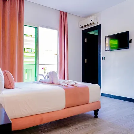 Hotel Les Ambassadeurs-2
